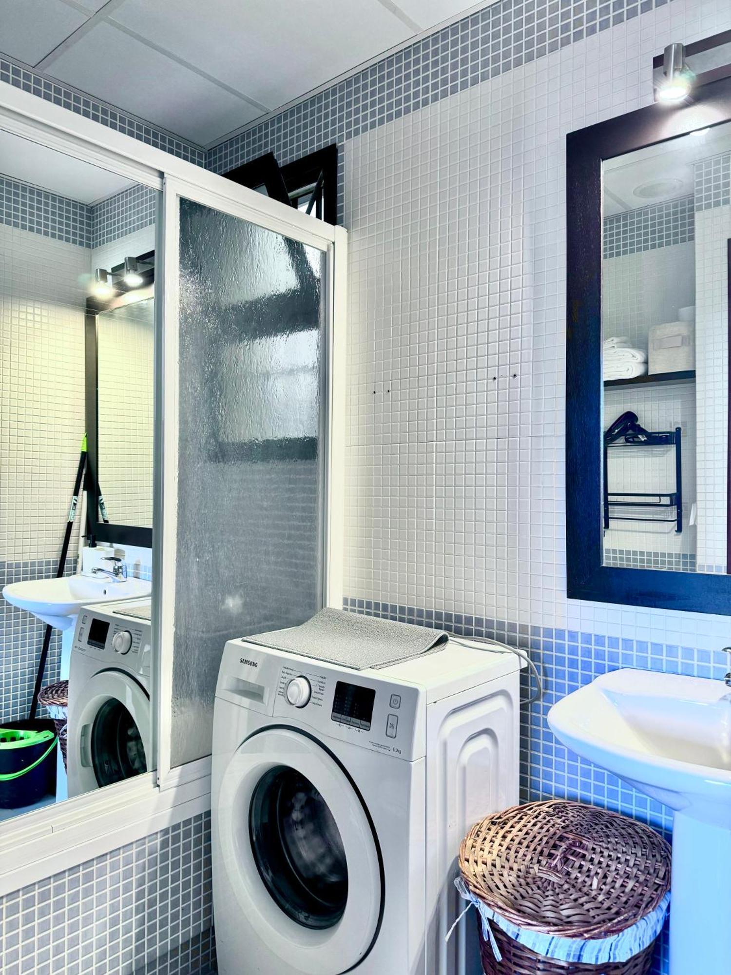 Apartamento Con Balcon Castilla Triana Sevilla Eksteriør billede